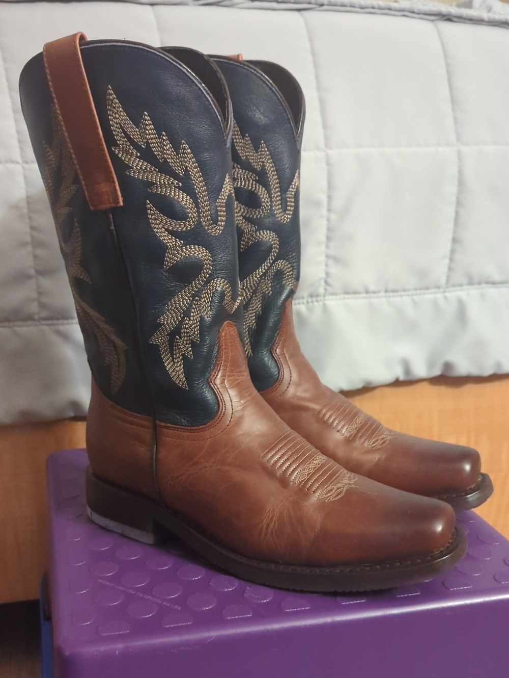 Women's Two-Tone Brown and Black Western Heeled Boots